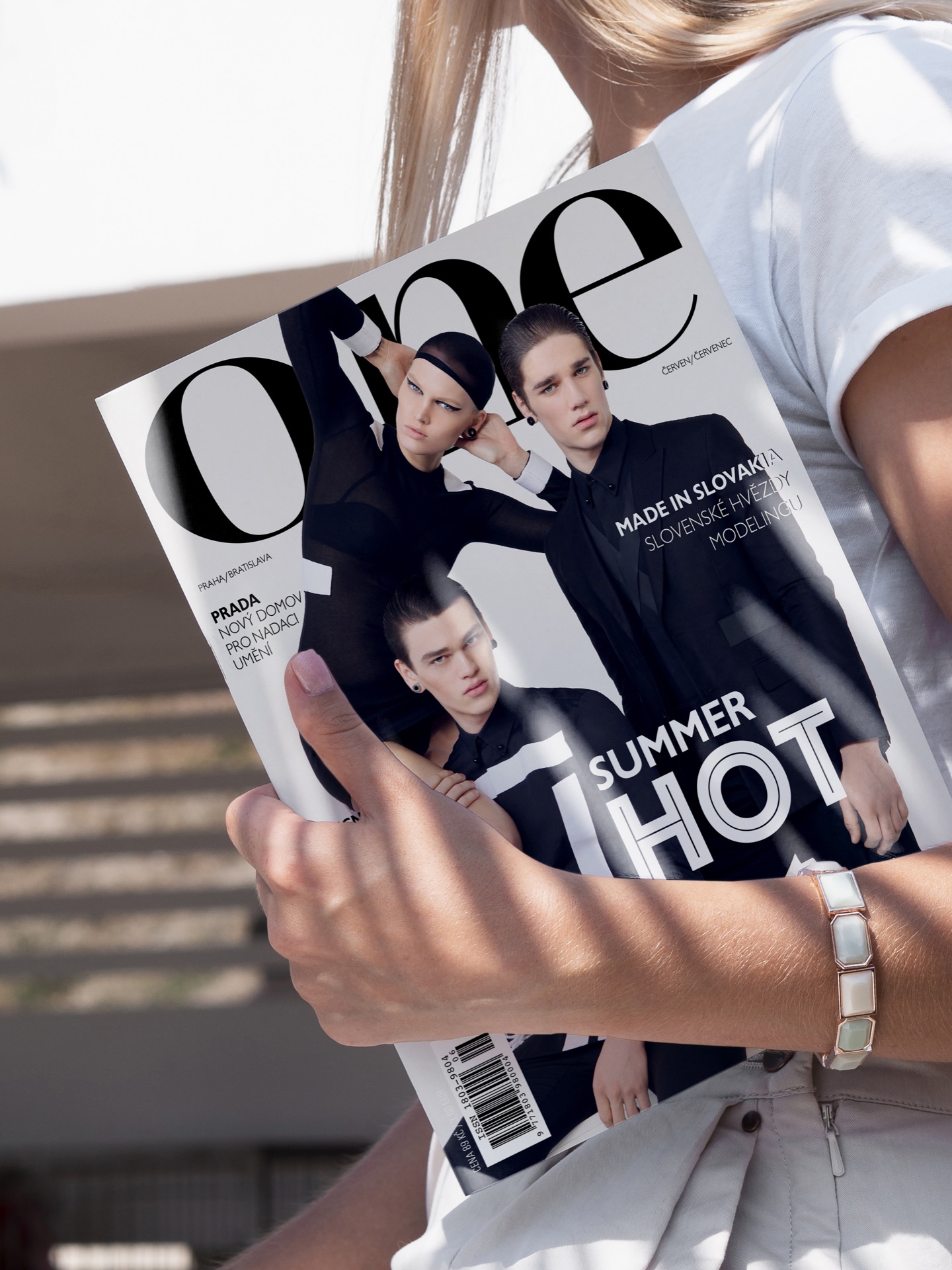 Titulní strana magazínu ONE
