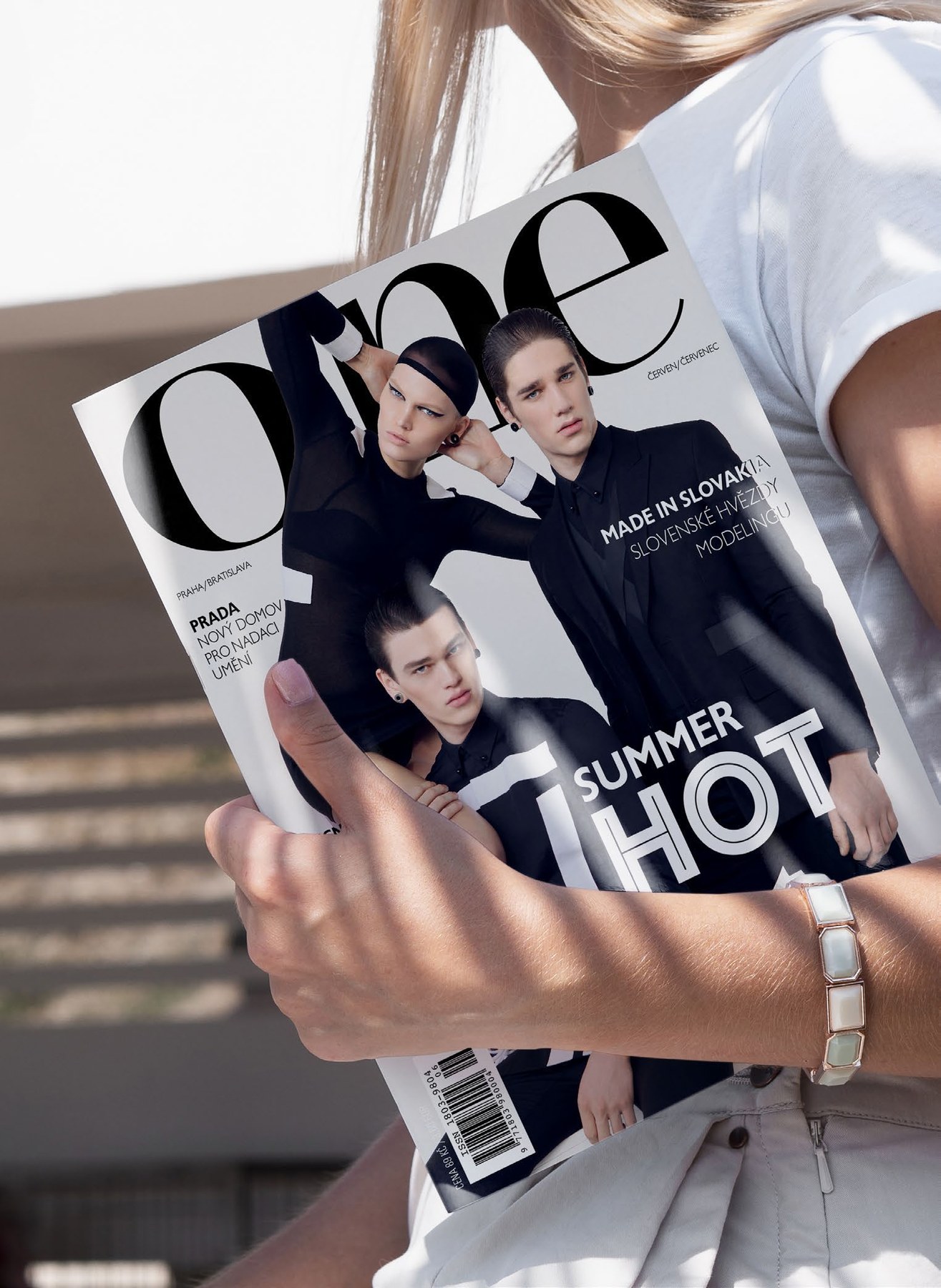 Magazín ONE v ruke